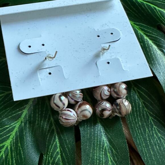 BOGO FREE MARBLED CLUSTER EARRINGS VINTAGE - Picture 3 of 4